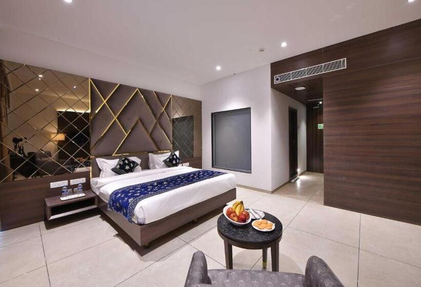 Номер Deluxe, Clubhouse Hotel Morbi