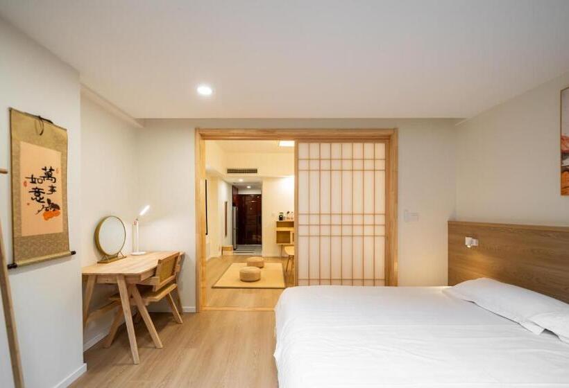 스탠다드 스튜디오, Cloud Expo Apartment