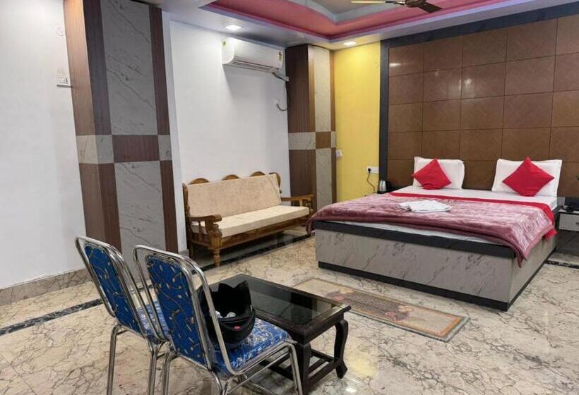 带大床的豪华间, Nalanda Inn Bihar