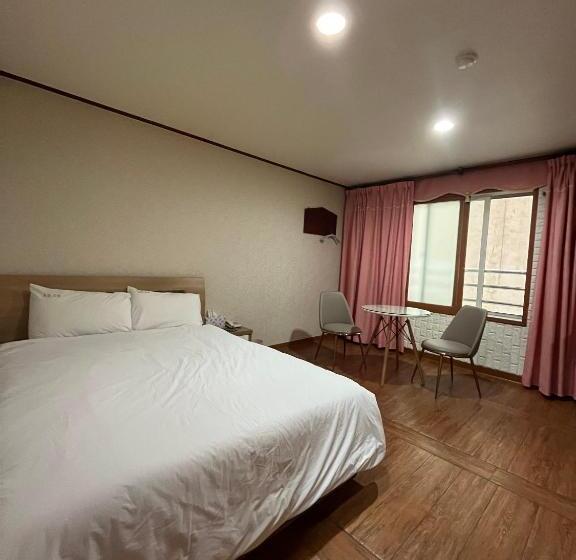 חדר סטנדרט, Oreum Motel