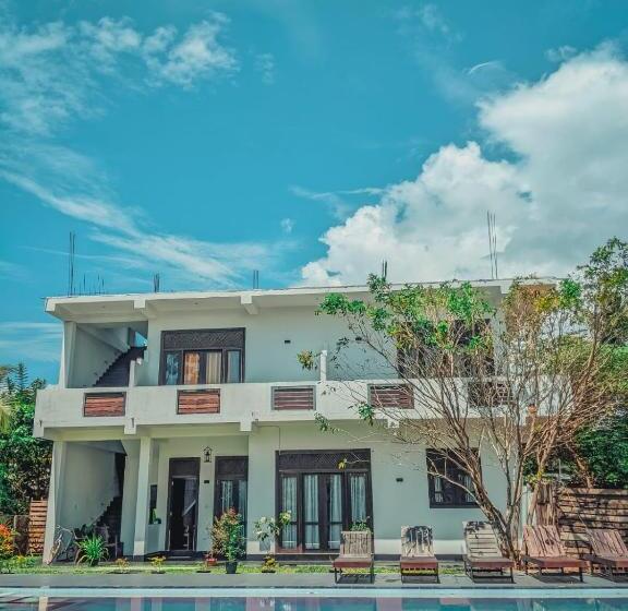 Номер Стандарт, Hmc Vila Polhena