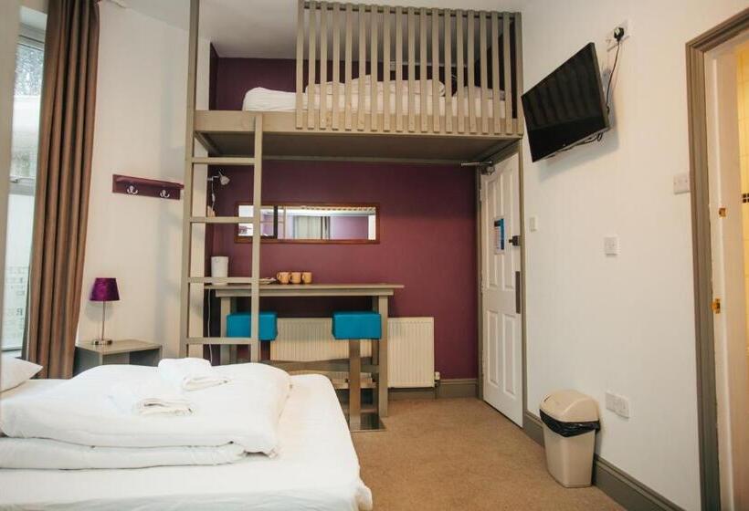 Семейный Номер, Town Lodge
