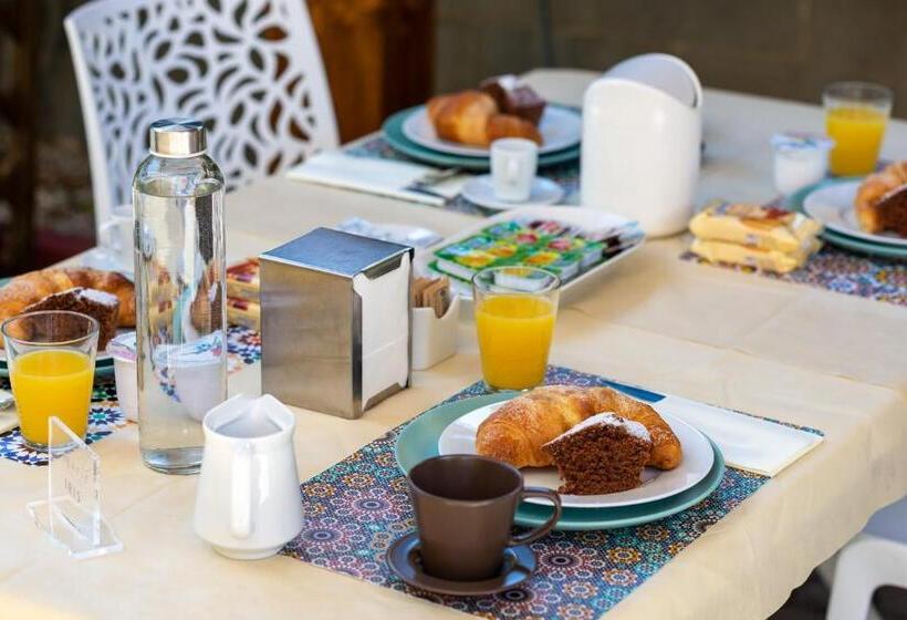 Трехместный Номер Стандарт Вид на Сад, Bed And Breakfast Marlè