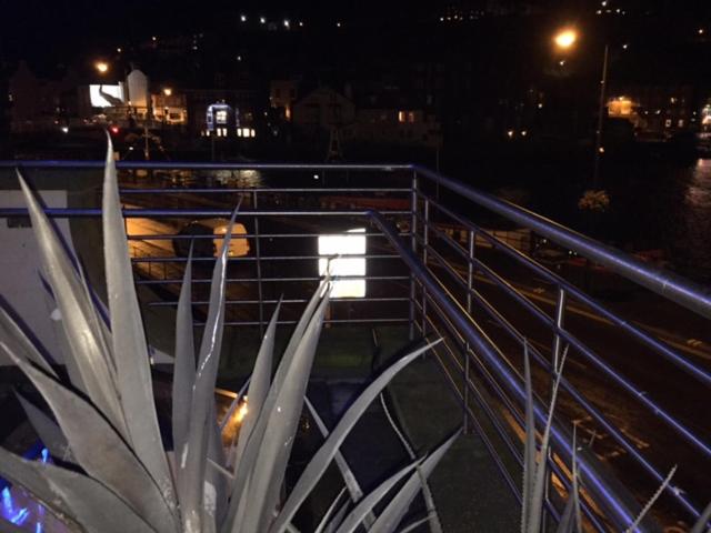 اتاق استاندارد با بالکن, The Angel Hotel Wetherspoon