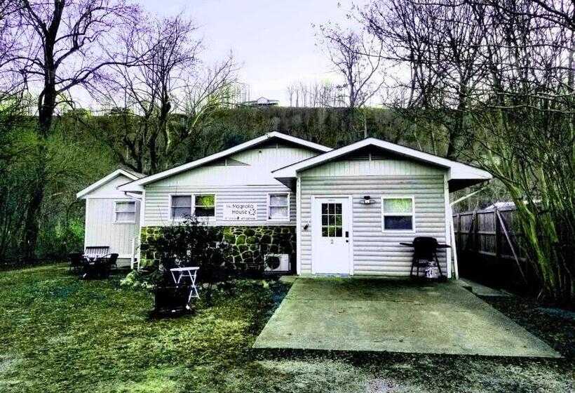 Студия Deluxe, The Magnolia House
