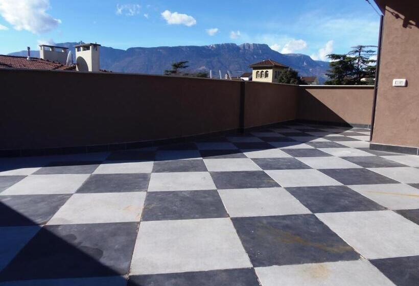 اتاق استاندارد با سرویس بهداشتی مشترک, Apartaments Claudia Augusta