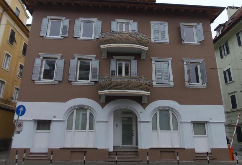 اتاق استاندارد, Apartaments Claudia Augusta