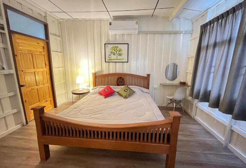 Стандартный Номер Кровать Кинг, At Home Phetchaboon