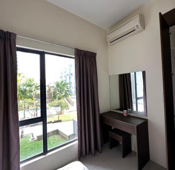 Апартаменты 1 Спальня Вид на Бассейн, Dreamscape Swiss Garden Studio Apartment