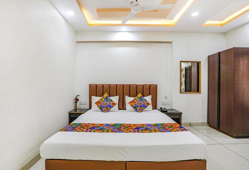 اتاق خانوادگی, Fabhotel Dhruva