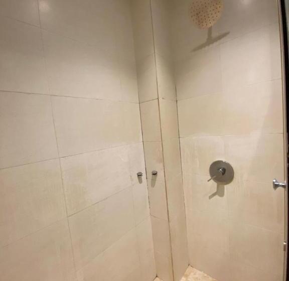 스탠다드 룸 킹사이즈 침대, Express Inn Bintulu