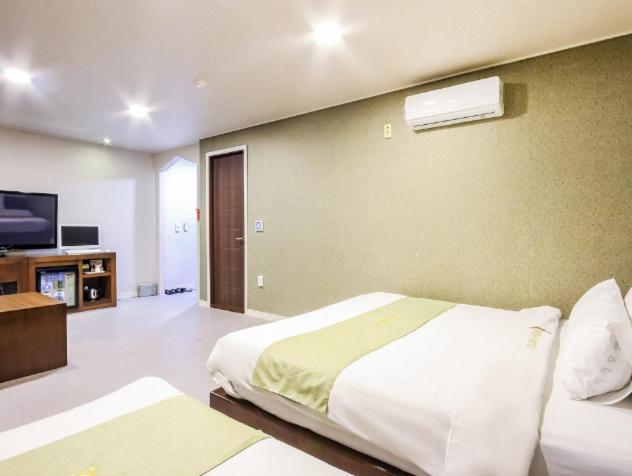 اتاق استاندارد, Opera Motel