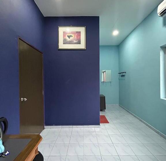 Семейное Студио, Mahasa Penarik Homestay