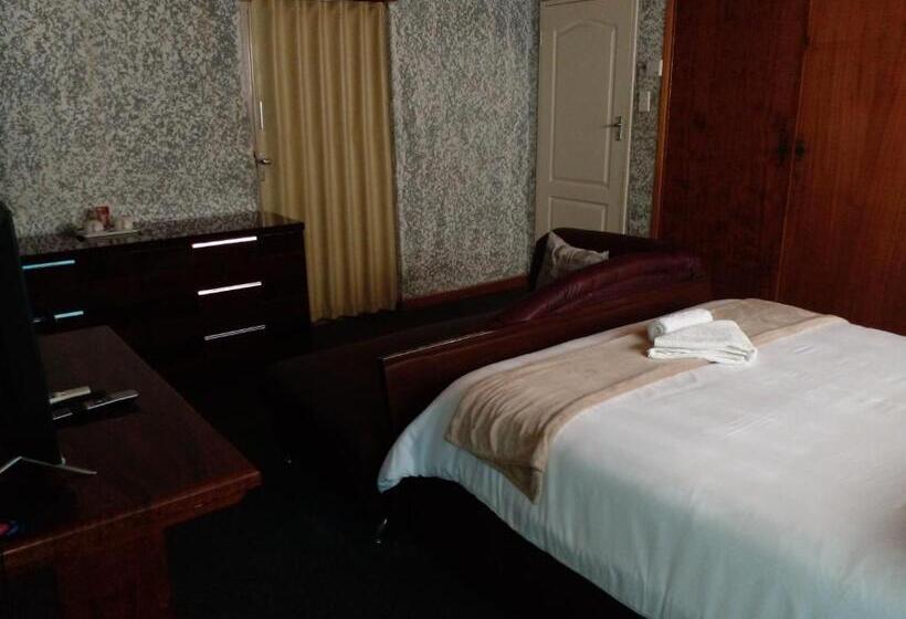 Номер Deluxe Кровать Кинг, Revival Guest House
