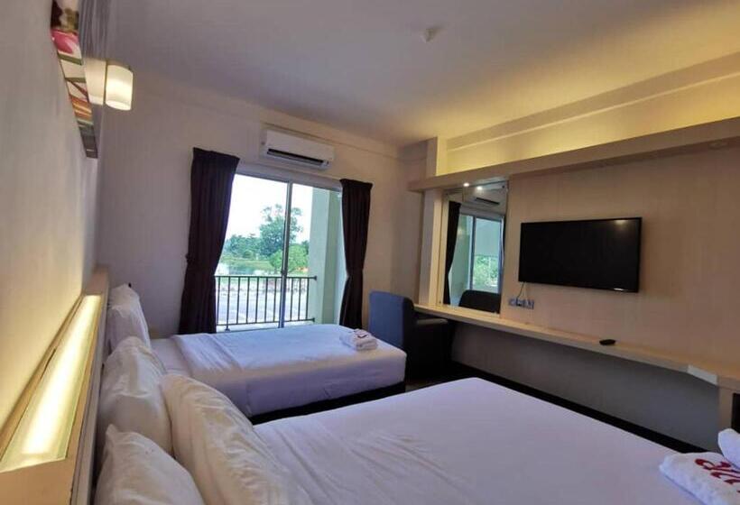 Семейный Номер, Serdang Lake View Resort