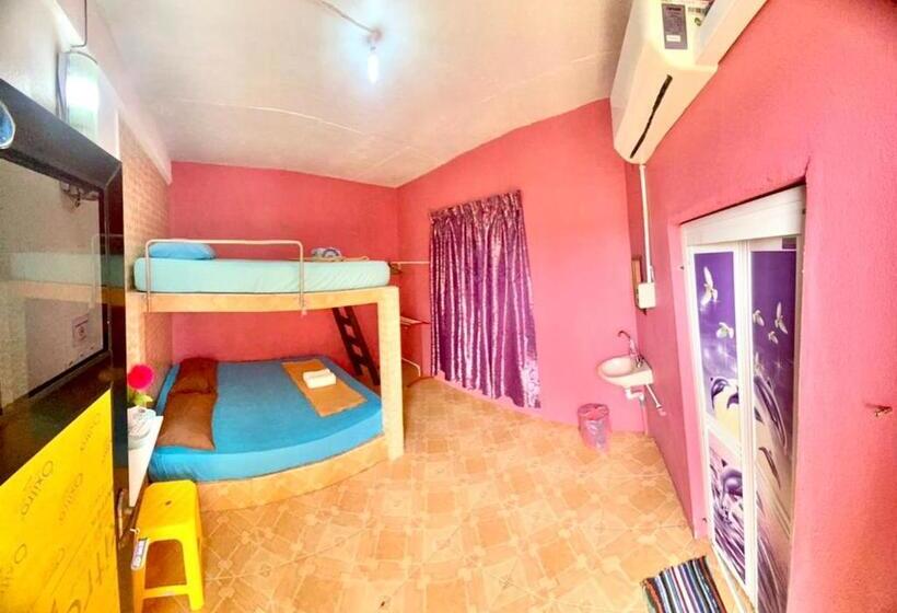Четырехместный Номер Стандарт, Rumah Hentian Ayah