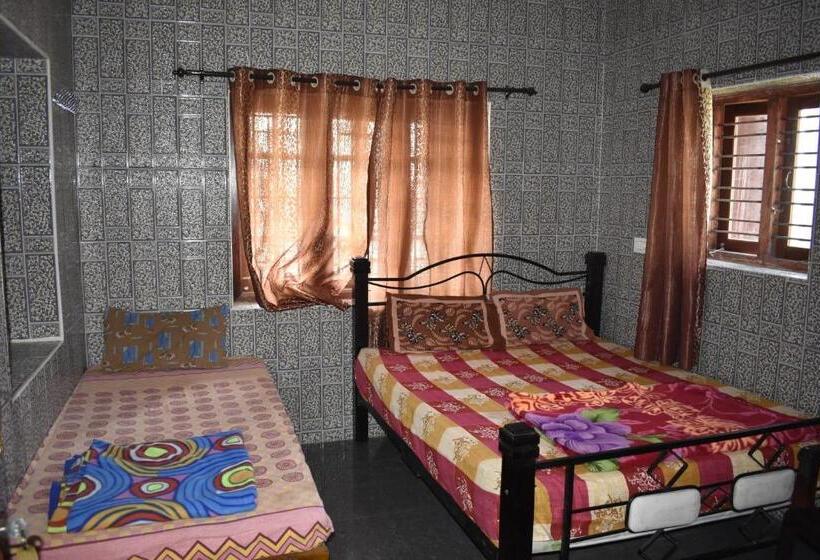 Номер Стандарт Трехместный, Sri Nandha Luxury Comforts
