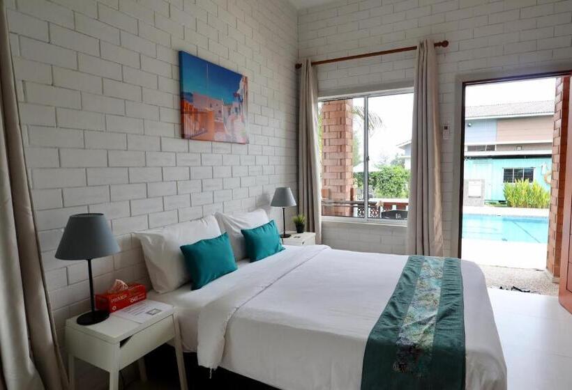 Номер Deluxe Вид на Бассейн, Casa Tanjung Jara