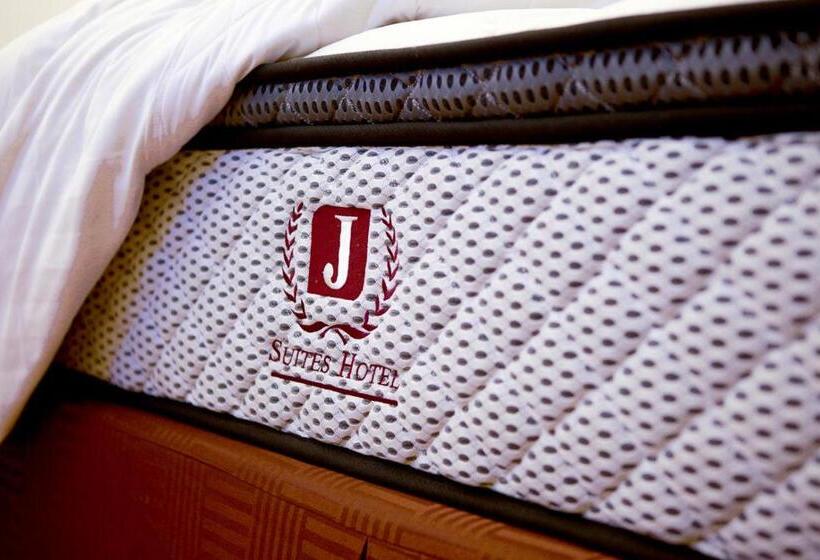 Семейный Номер Deluxe, J Suites