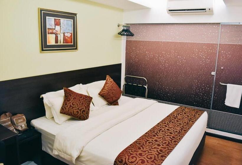Номер Премиум, J Suites