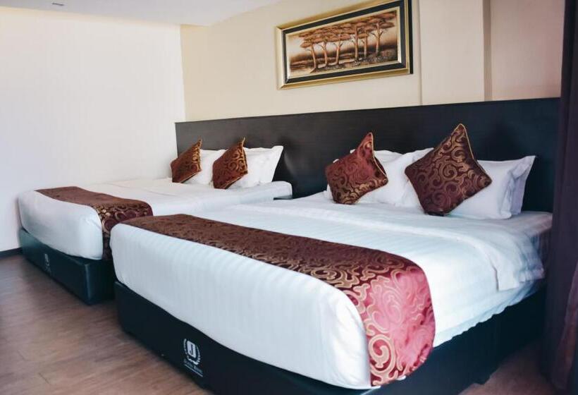 Семейный Номер Премиум, J Suites