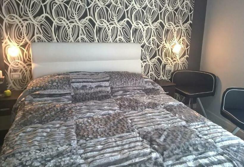 اتاق لوکس با بالکن, Pompei Boutique Inn
