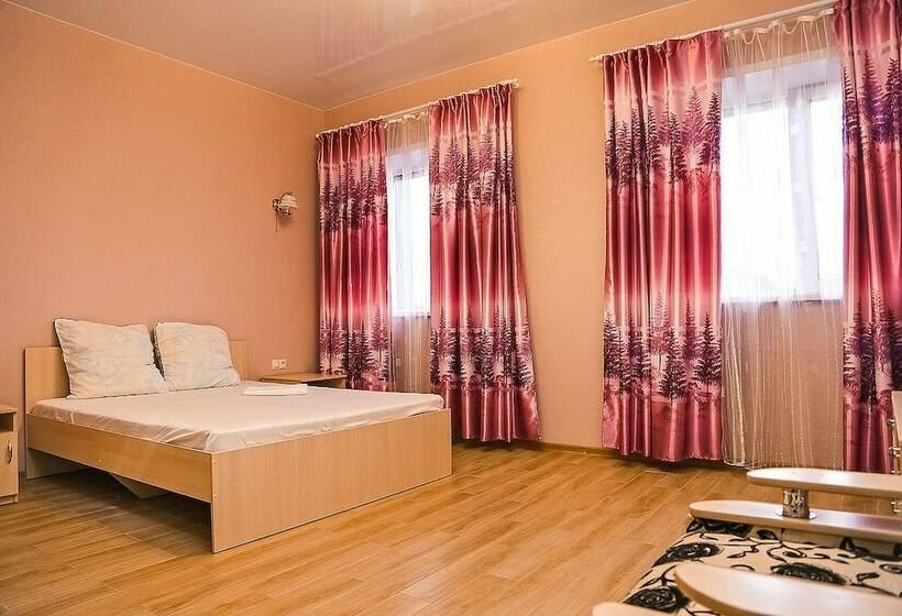 سوییت جونیور, Anturage
