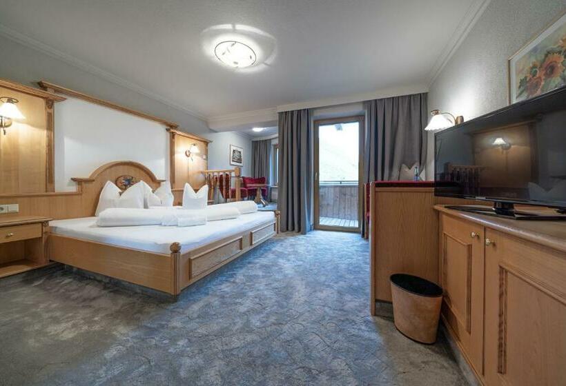 غرفة قياسية مزوَّدة بشُرفة, Burghotel Alpenglühn