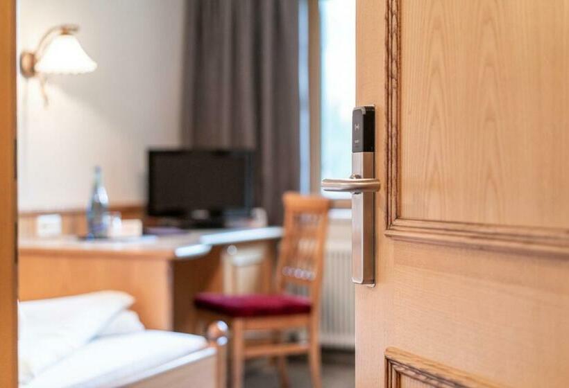 غرفة قياسية فردية, Burghotel Alpenglühn