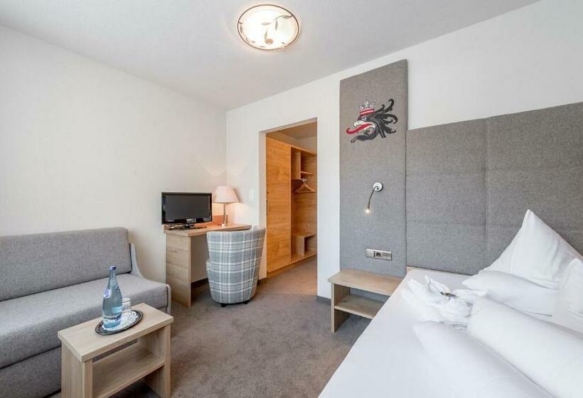 اتاق استاندارد یک نفره, Burghotel Alpenglühn