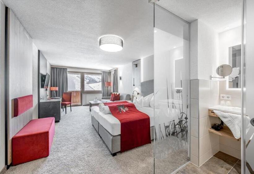 غرفة سوبيريور مزودة بشرفة, Burghotel Alpenglühn