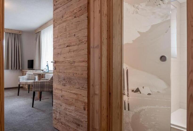 اتاق سوپریور, Burghotel Alpenglühn