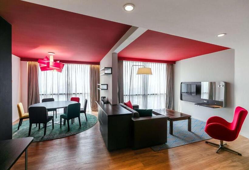 سوییت با چشم‌انداز دریا, Park Inn By Radisson Libreville