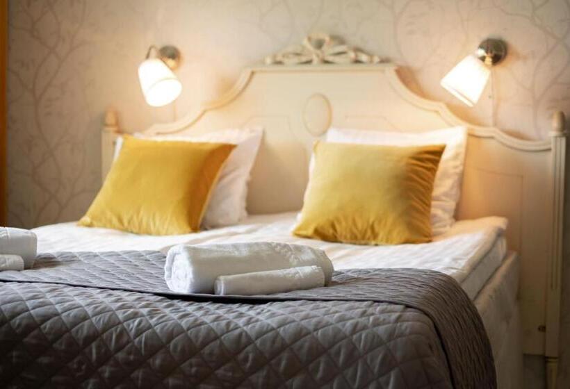 스위트, Ik Hotel & Camping
