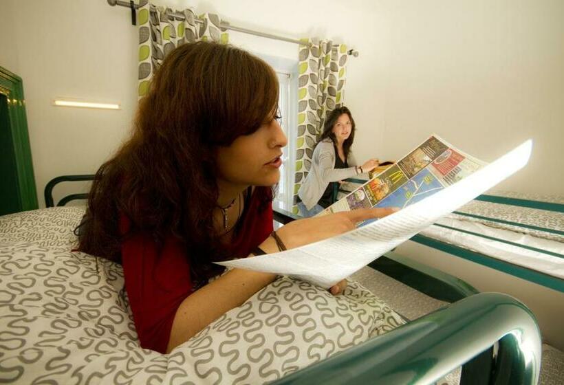 Четырехместный Номер Стандарт, Cashel Holiday Hostel