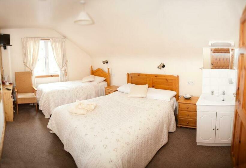 Трехместный Номер Комфорт, Tower Lodge B&b