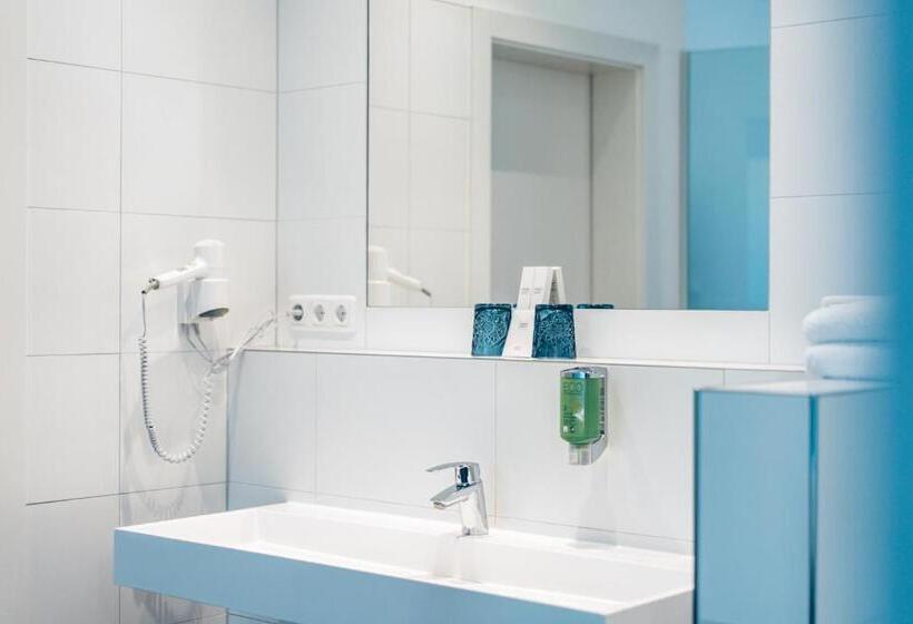 Полулюкс, Aktivhotel Wildschütz
