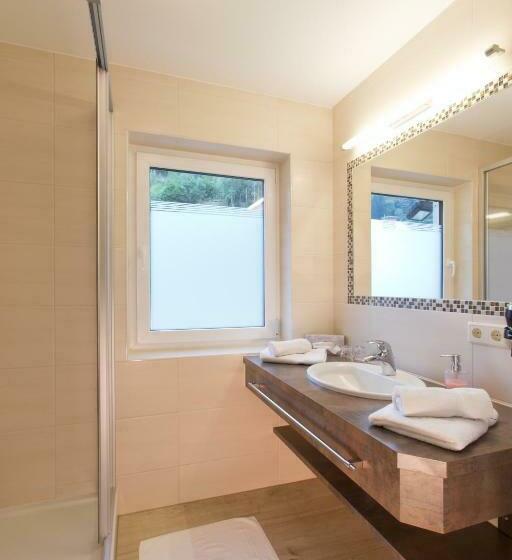 اتاق استاندارد, Alpenhotel Neuwirt