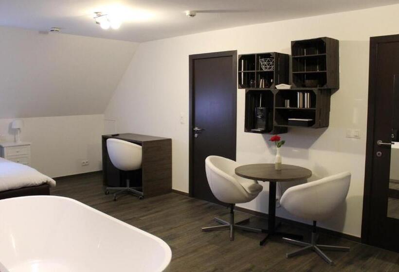 Comfort room with balcony, B&b Villa Verde