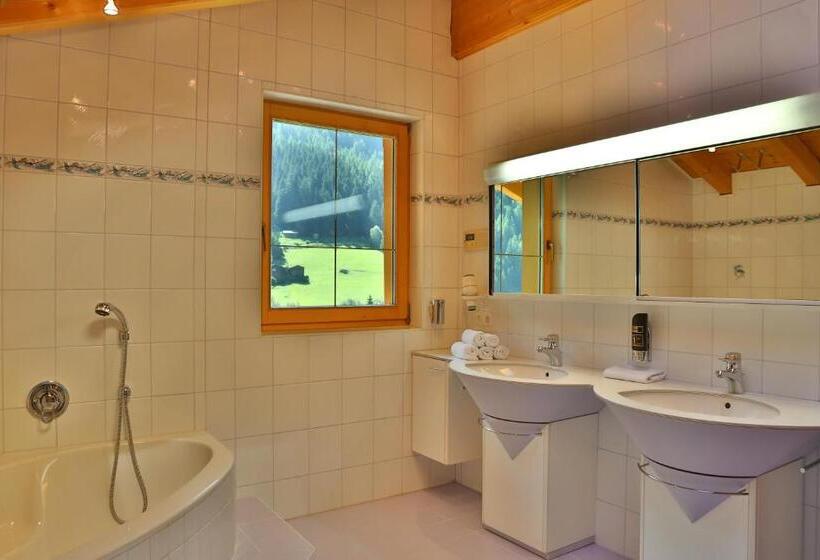 Апартаменты 1 Спальня с Балконом, Alp Larain B&b