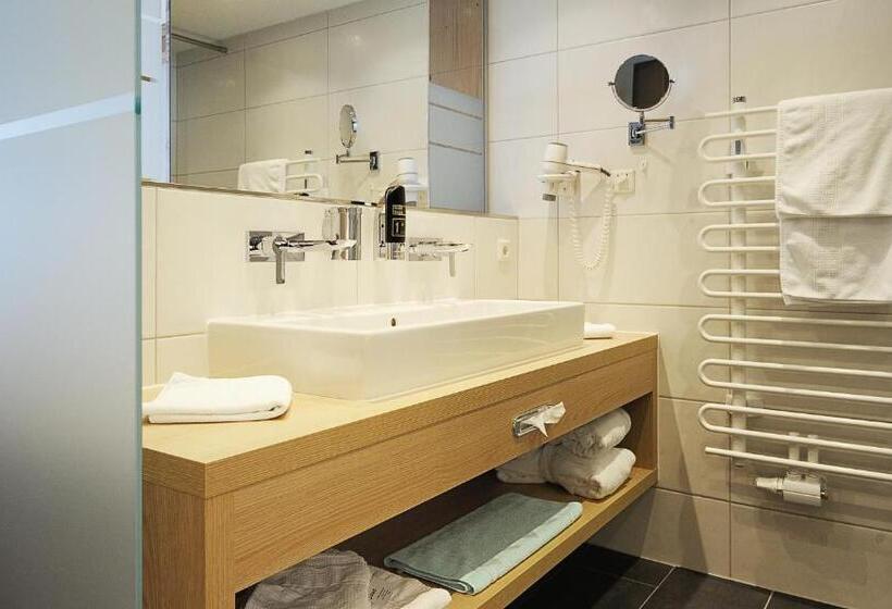 Номер Deluxe с Балконом, Alp Larain B&b
