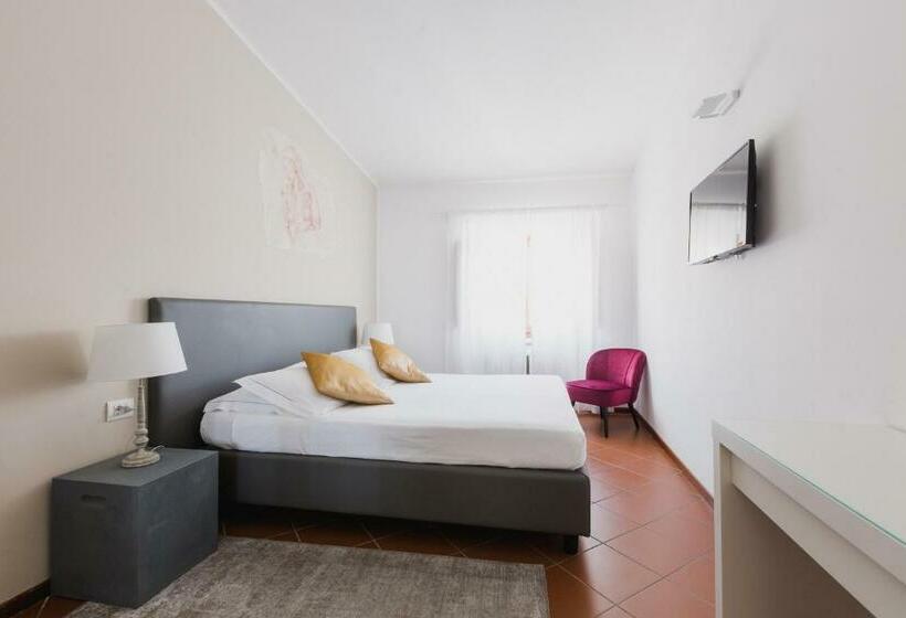 اتاق استاندارد با چشم‌انداز شهر, The Artists' Palace Florence