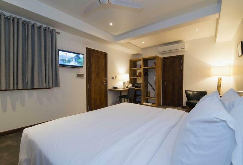 Вилла 1 Спальня, Enkosa 4 Bedroom Wooden Luxury House