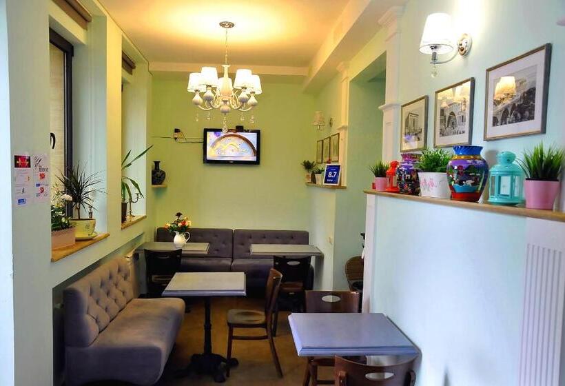 수피리어 트리플 룸, Mga Hostel & Tours