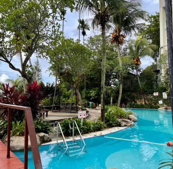 Deluxe Suite Sea View, Seaview Deluxe@rainbow Paradise Tg Bungah 4 6pax