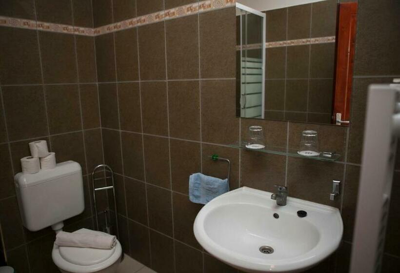 Люкс с Балконом, Boni Családi Wellness