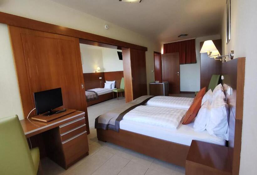 Семейный Номер, Villa Pax