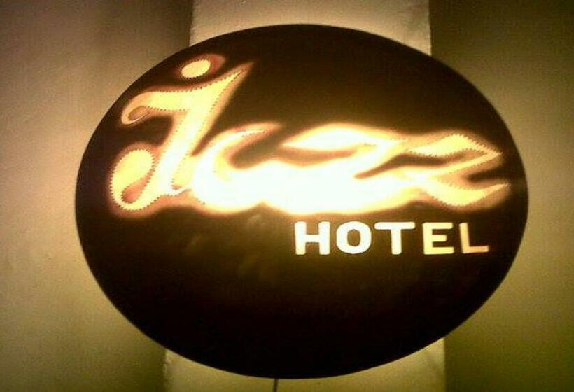 سوییت جونیور, Jazz Hotel Palu