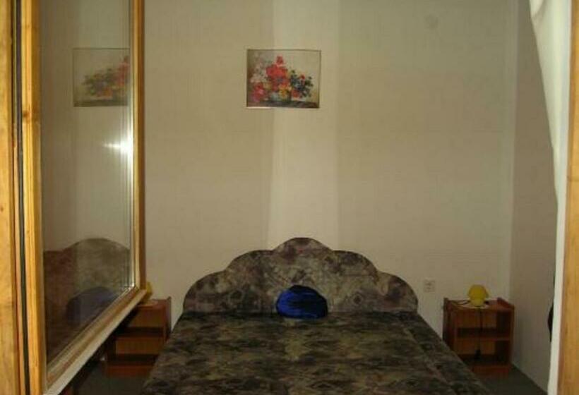 标准间, Szigeti B&b