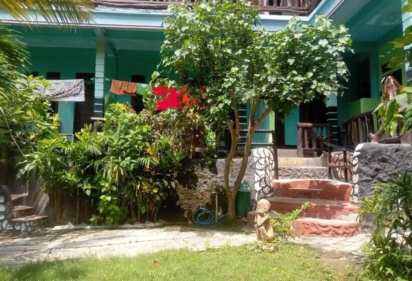 اتاق لوکس سه تخته, Breeze Hostel